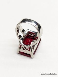 Кольцо с красным камнем - итальянские ткани Тессутидея арт. F-2844