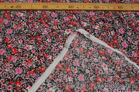 Плательная вискоза (н) красно-розовый цветочный рисунок на черном - итальянские ткани Тессутидея арт. 04-1617