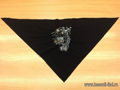 Аппликация вышивка из пайеток и бисера на черном трикотаже Blumarine - итальянские ткани Тессутидея арт. F-3293