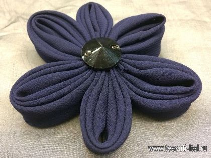 Аппликация синий цветок из шелка на органзе - итальянские ткани Тессутидея арт. F-3631