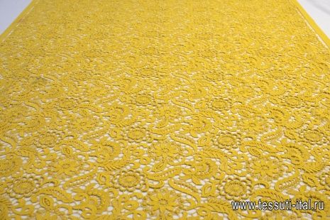 Кружевное полотно (о) темно-желтое  в стиле Valentino - итальянские ткани Тессутидея арт. 01-5463