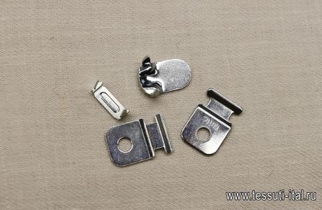 Крючок пробивной металл серебро - итальянские ткани Тессутидея арт. F-6445