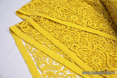 Кружевное полотно (о) темно-желтое  в стиле Valentino - итальянские ткани Тессутидея арт. 01-5463