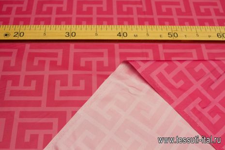 Плащевая с водоотталкивающим покрытием 150 г/м (н) розовый логотип на розовом - итальянские ткани Тессутидея арт. 11-0491