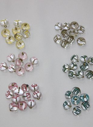 Пуговица круглая на ножке пластик d-12mm Roberto Cavalli - в интернет-магазине тканей Тессутидея арт. F-2490