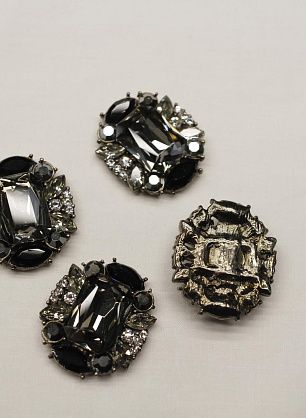 Декоративный пришивной элемент из страз 3-2,5см - итальянские ткани Тессутидея F-6908