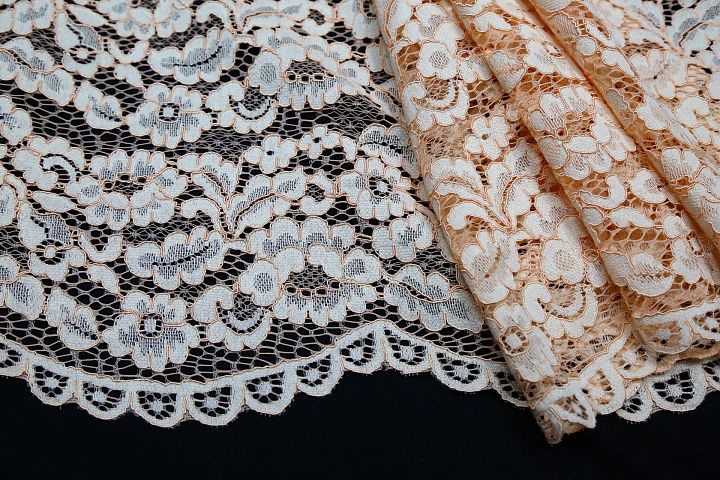 Кружево (о) персиковое Blumarine - итальянские ткани Тессутидея арт. 03-4332