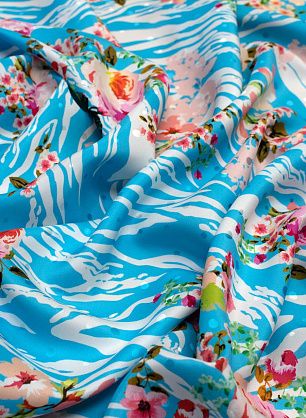 Шелк дама (н) цветочный орнамент на бело-голубом в стиле Ungaro - в интернет-магазине тканей Тессутидея арт. 10-0604