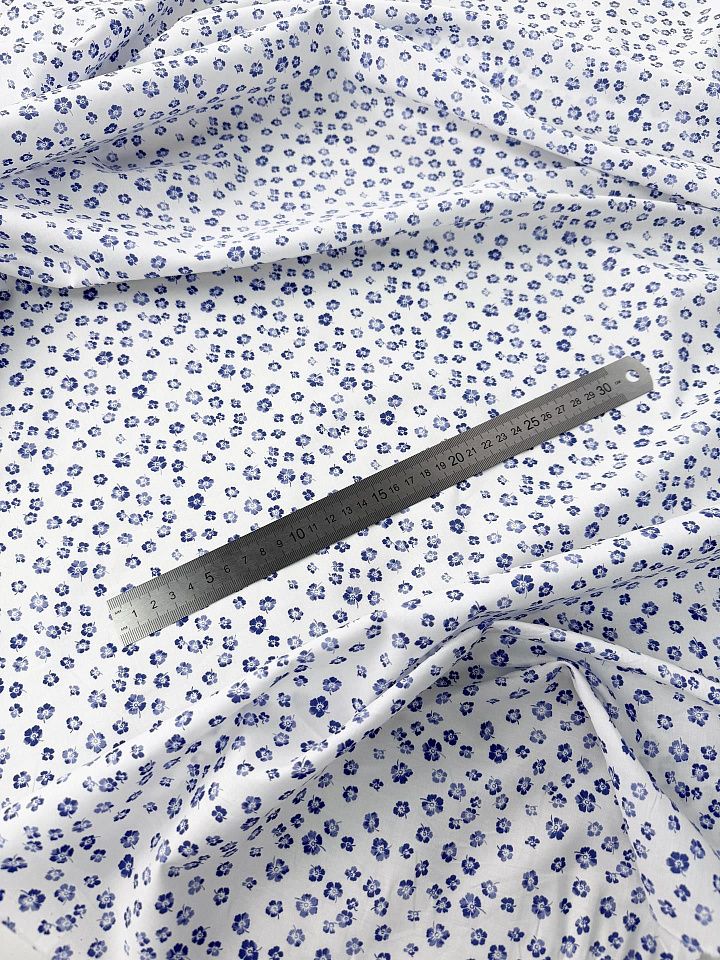 Сорочечная (н) синий цветочный рисунок на белом - итальянские ткани Тессутидея арт. 01-8023