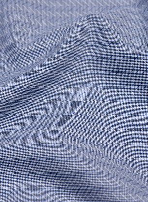 Сорочечная (н) сине-белая поперечная елочка на мелкой сине-белой клетке - в интернет-магазине тканей Тессутидея арт. 01-6360