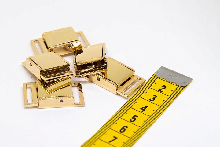 Пряжка металл золото ш-1,5см - итальянские ткани Тессутидея арт. F-4544