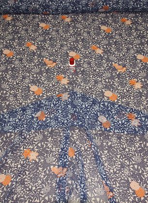 Плательная ацетат стрейч (н) оранжево-синий орнамент на белом - в интернет-магазине тканей Тессутидея арт. 03-2044