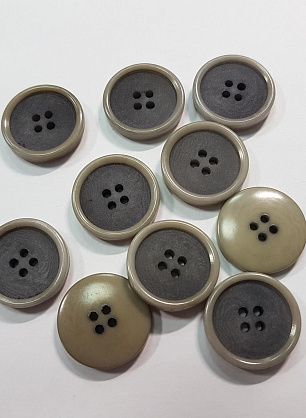 Пуговица пластик 4 прокола d-22мм серая - в интернет-магазине тканей Тессутидея арт. F-5472