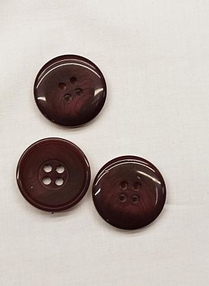 Пуговица пластик под рог 4 прокола d-23мм баклажановая - в интернет-магазине тканей Тессутидея арт. F-6731