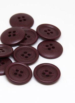 Пуговица пластик 4 прокола d-19мм бордовая - в интернет-магазине тканей Тессутидея арт. F-4731