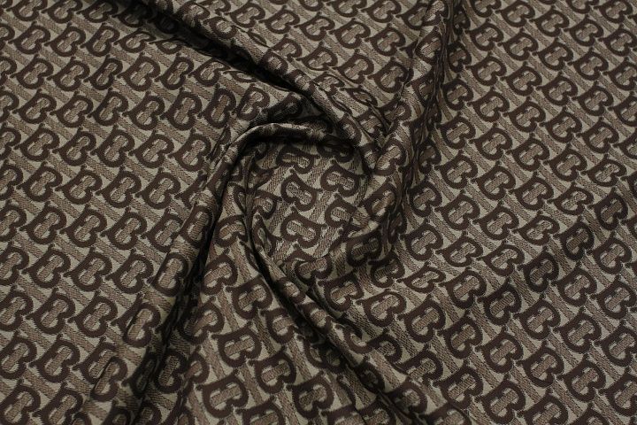Плательная вискоза (н) коричневый логотип на бежевом - итальянские ткани Тессутидея арт. 04-1730