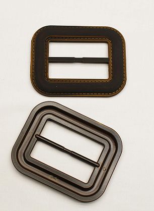 Пряжка пластик 60мм коричневая под кожу - в интернет-магазине тканей Тессутидея арт. F-6619