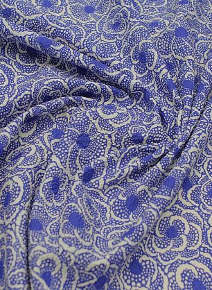 Плательная вискоза крэш (н) сине-белый цветочный рисунок - в интернет-магазине тканей Тессутидея арт. 04-1638