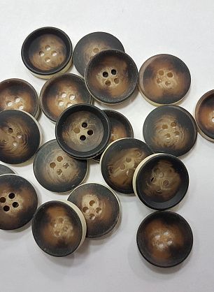 Пуговица пластик 4 прокола d-20мм коричневая с бежевым ободком - в интернет-магазине тканей Тессутидея арт. F-5110