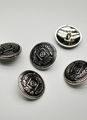 Пуговица металл серебро на ножке d-18мм черно-серебряная геральдика - в интернет-магазине тканей Тессутидея арт. F-7031
