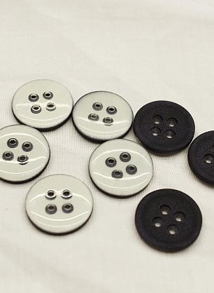 Пуговица пластик 4 прокола d-20-23мм темно-синяя - итальянские ткани Тессутидея F-6979