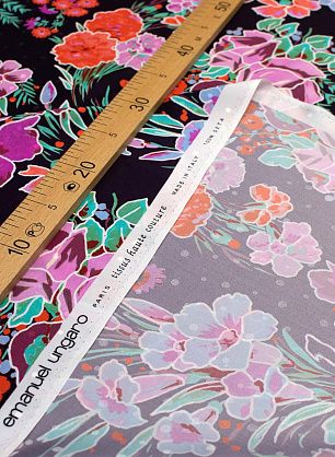 Шелк дама (н) цветочный орнамент на баклажановом в стиле Ungaro - в интернет-магазине тканей Тессутидея арт. 10-0605