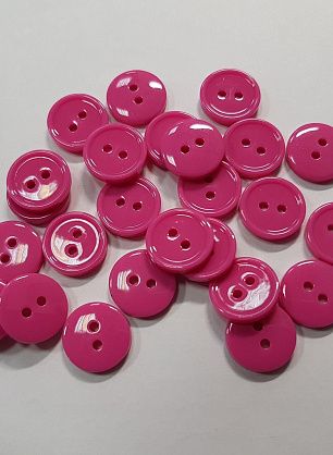 Пуговица пластик 2 прокола d-12мм ярко-розовая - в интернет-магазине тканей Тессутидея арт. F-5449