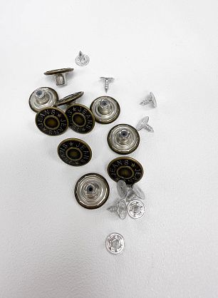 Кнопка металл бронза установочная d-17мм джинсовая - в интернет-магазине тканей Тессутидея арт. F-7177