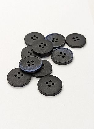 Пуговица костюмная пластик 4 прокола d-20мм темно-синяя - в интернет-магазине тканей Тессутидея арт. F-6094