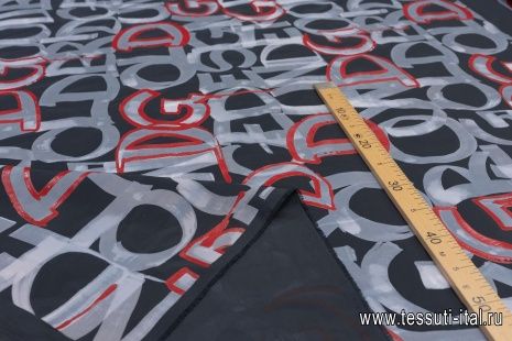 Плащевая (н) крупные надписи на черном в стиле D&G - итальянские ткани Тессутидея арт. 11-0425