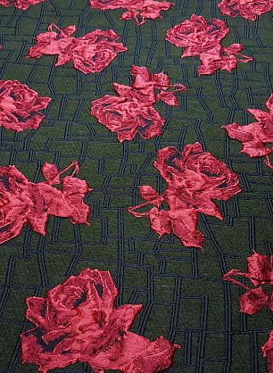 Жаккард матлассе (н) красные розы на геометрическом орнаменте  - в интернет-магазине тканей Тессутидея арт. 03-3571