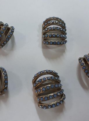 Декоративный элемент для платка металл серебро с голубыми стразами - в интернет-магазине тканей Тессутидея арт. F-4118