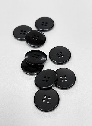 Пуговица пластик 4 прокола d-23мм черная - в интернет-магазине тканей Тессутидея арт. F-7108