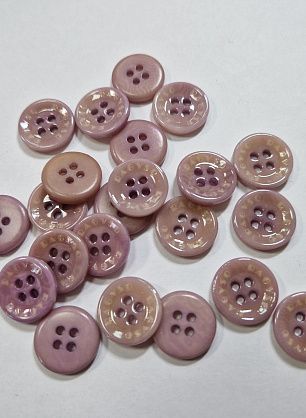 Пуговица костюмная пластик 4 прокола d-15мм светло-бежево-сиреневая - в интернет-магазине тканей Тессутидея арт. F-5996