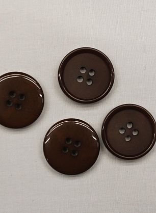 Пуговица пластик 4 прокола d-20мм коричневая - в интернет-магазине тканей Тессутидея арт. F-6833