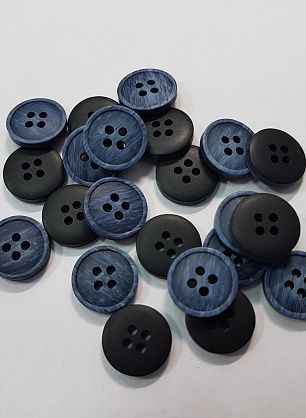 Пуговица пластик 4 прокола d-15мм синяя - в интернет-магазине тканей Тессутидея арт. F-5374