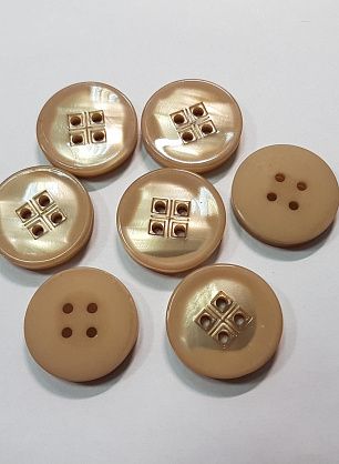 Пуговица пластик 4 прокола d-22мм бежевая - в интернет-магазине тканей Тессутидея арт. F-5543