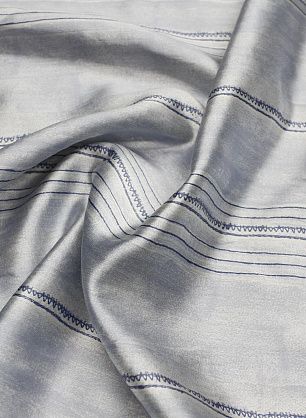 Шелк дюшес (н) бело-голубые стилизованные полосы - в интернет-магазине тканей Тессутидея арт. 10-3599