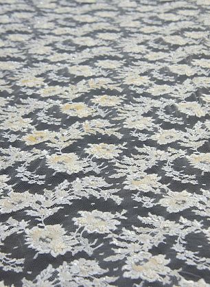 Кружевное полотно расшитое стеклярусом и пайетками (о) айвори в стиле Ruffo Coli - в интернет-магазине тканей Тессутидея арт. 03-6440