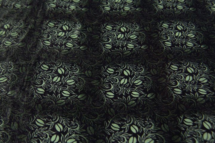 Бархат (н) черно-зеленый растительный рисунок - итальянские ткани Тессутидея арт. 10-1928