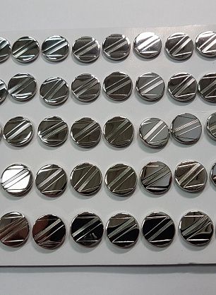 Пуговица металл серебро на ножке d-15мм  - в интернет-магазине тканей Тессутидея арт. F-5631