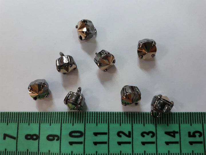 Пуговица металл никель на ножке d-8мм с желтым стразом Swarovski - итальянские ткани Тессутидея арт. F-4136