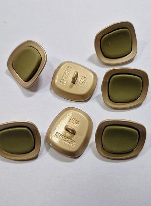 Пуговица металл золото на ножке d-20мм бежевая с зеленой вставкой  - в интернет-магазине тканей Тессутидея арт. F-6053