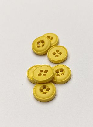 Пуговица пластик 4 прокола d-11мм желтая - в интернет-магазине тканей Тессутидея арт. F-6116