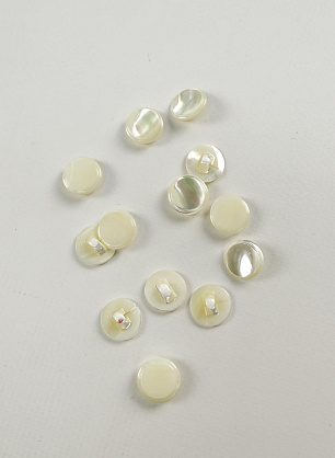 Пуговица ракушка на ножке d-14мм молочная перламутровая - итальянские ткани Тессутидея.