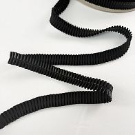 Тесьма плиссе из искусственной кожи ш-3см черная - итальянские ткани Тессутидея арт. F-7192