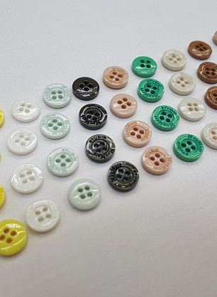 Пуговица пластик 4 прокола d-10мм в ассортименте - итальянские ткани Тессутидея F-4211