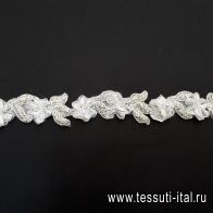 Тесьма декоративная с люрексом расшитая стеклярусом серебрянная Divine - итальянские ткани Тессутидея арт. F-4000