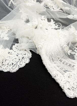 Кружевное полотно расшитое жемчугом и стеклярусом (о) айвори Elie Saab - в интернет-магазине тканей Тессутидея арт. 03-6244