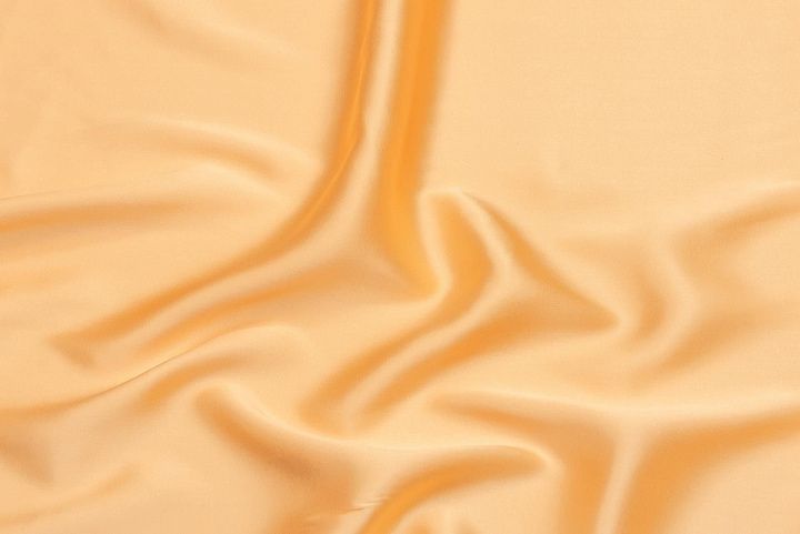 Шелк атлас стрейч (о) абрикосовый - итальянские ткани Тессутидея арт. 10-2669